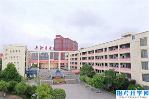 长沙电子工业学校的学生能升学吗？学费要多少？