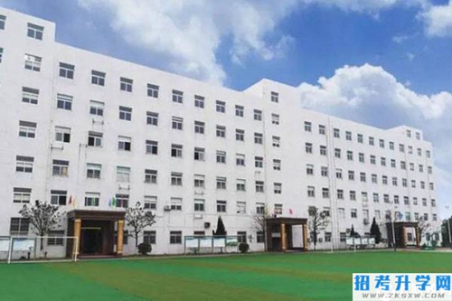 岳阳市富岳科技职业学校教学楼