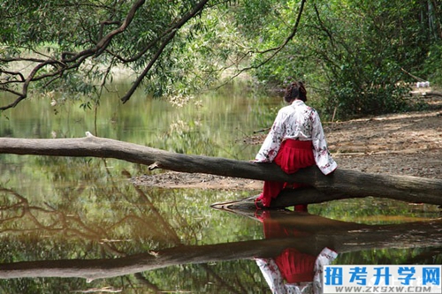 女孩子学什么专业好?